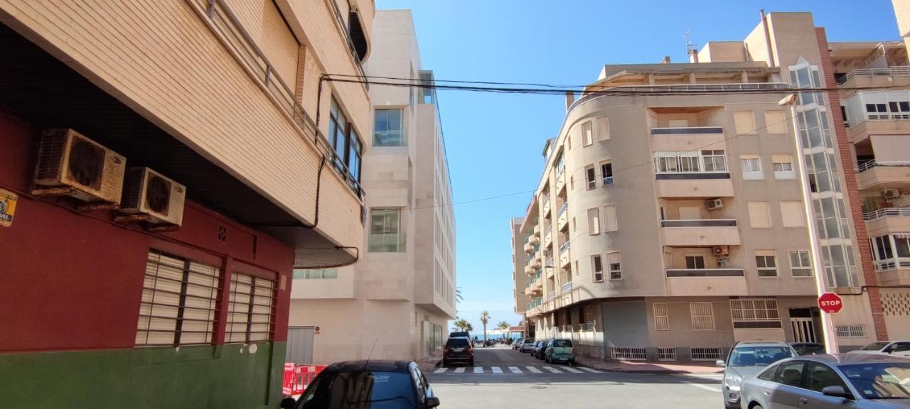 Cozy Studio Apartment Near The Beach Torrevieja Exterior photo